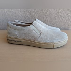 HOLD - Like New Birkenstock Oswego Suede Leather Sandcastle Size EU 41